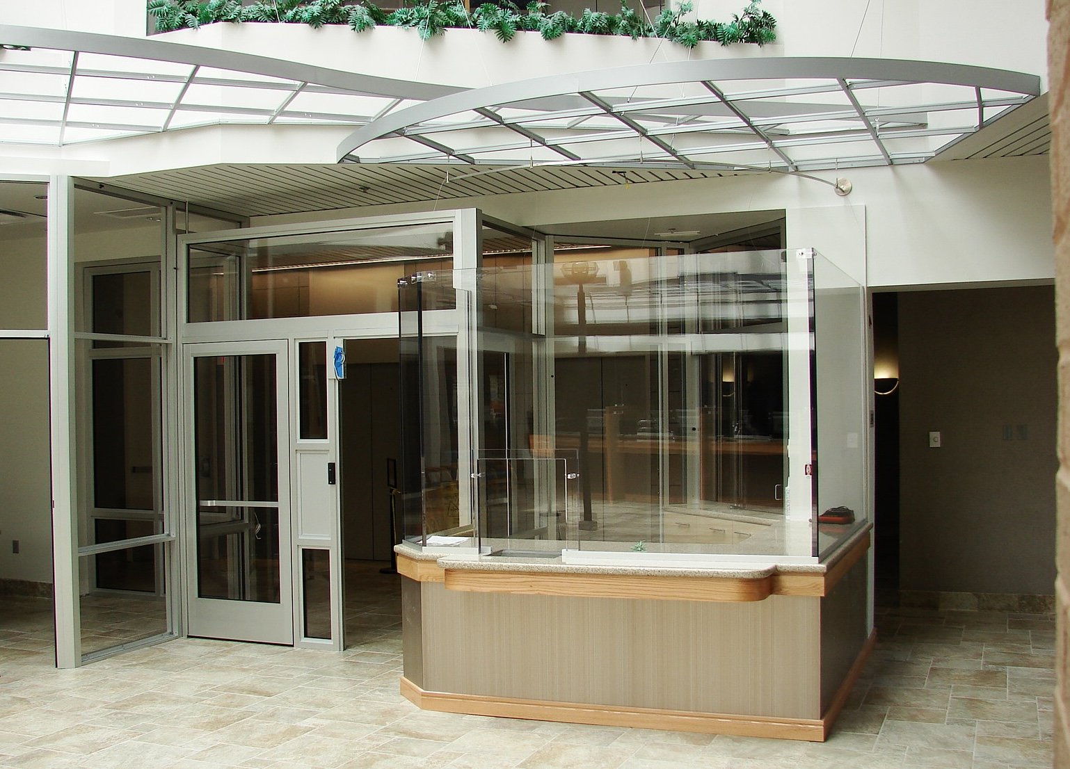 executive protection example - entrance