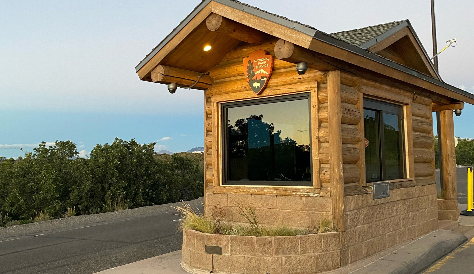 Exterior Bulletproof WIndow